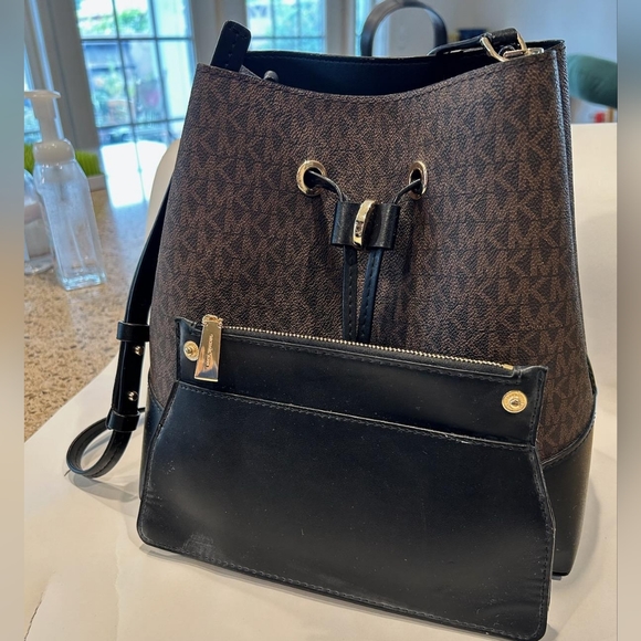 MICHAEL Michael Kors Drawstring Bucket Tote - Picture 2 of 6